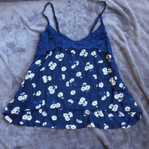 Hollister Baby doll silky feel daisy print tank